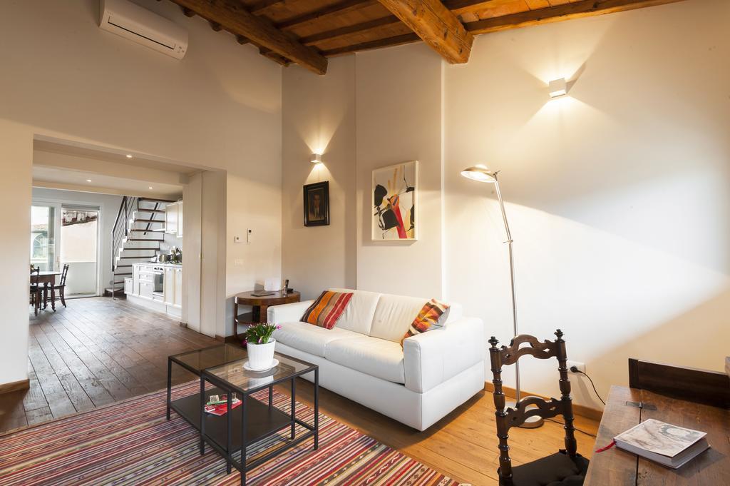 Poet'S Santo Spirito Apt. Florence Exterior photo